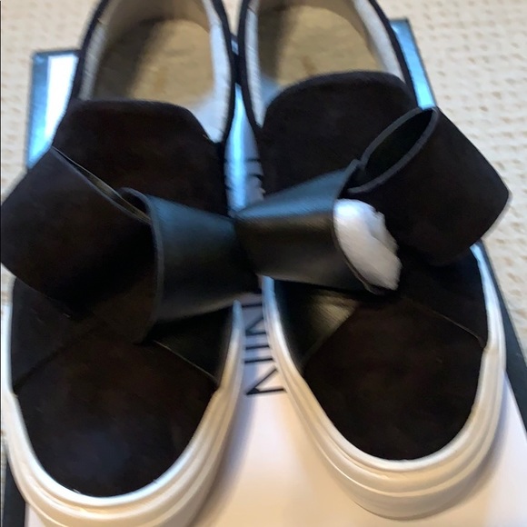 SOLD Nine West Bow SlipOn Sneaker 7.5 Black Suede - Picture 2 of 7